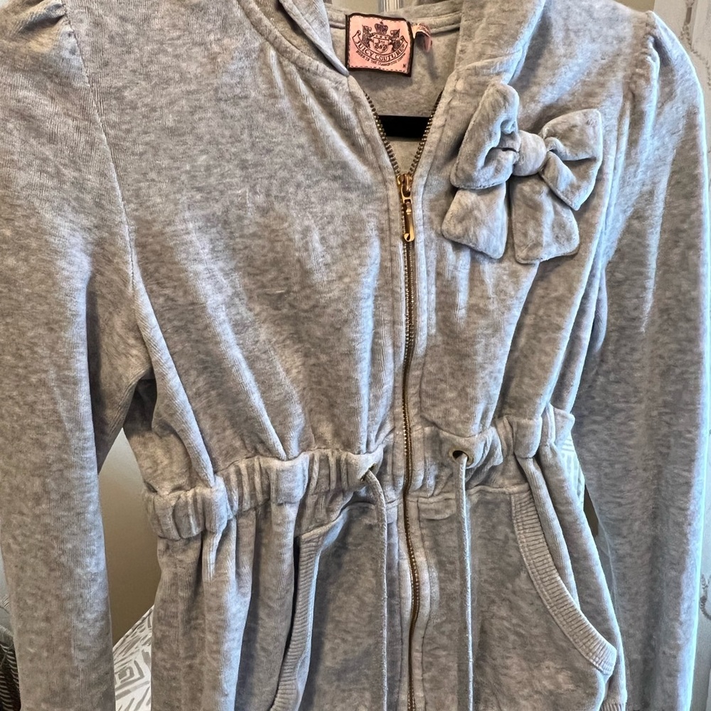 Gray juicy zip-up with bow